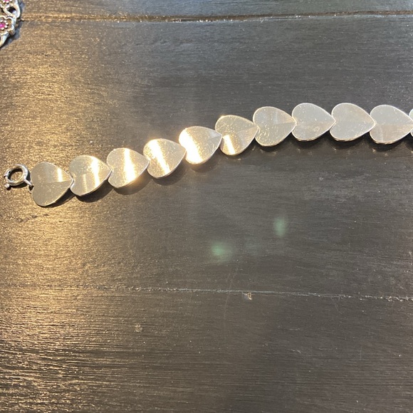 5 Vintage bracelets 2 silver bangles. 3 unique all 7 “ reading end to end. - Picture 7 of 9